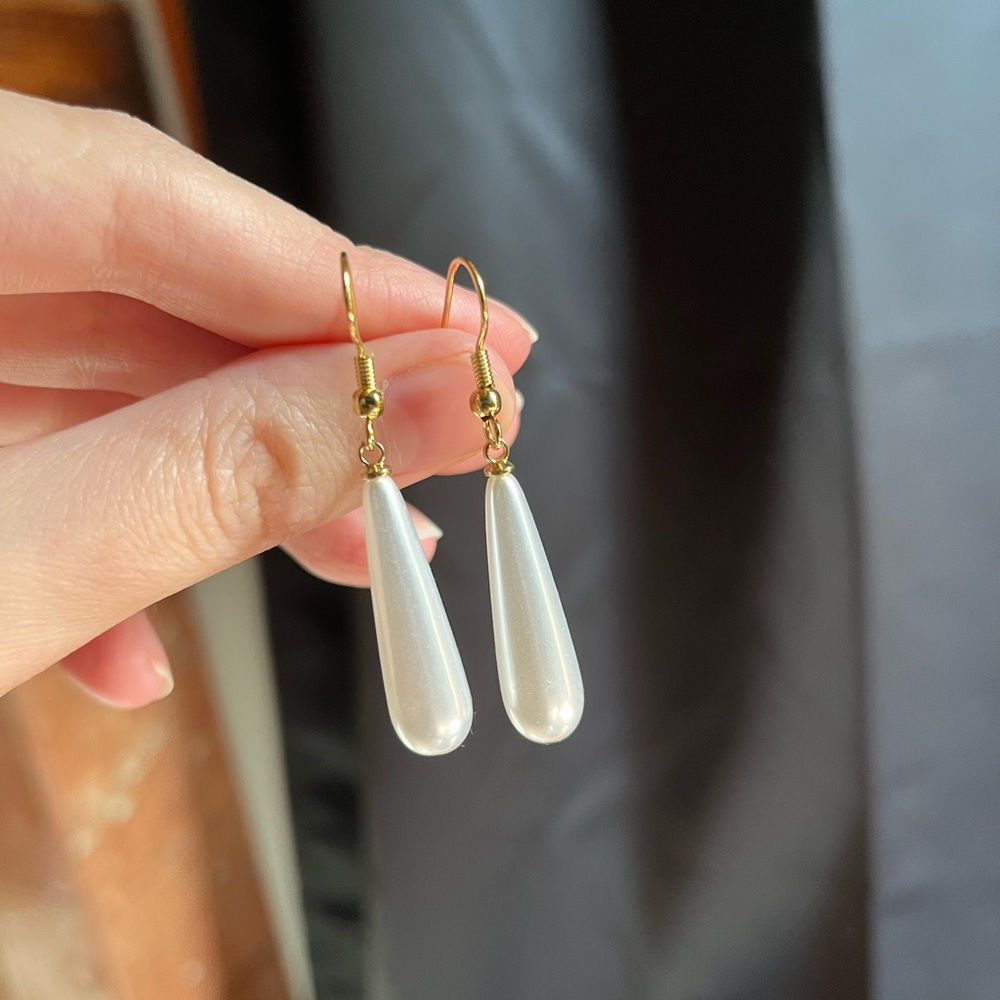 Vintage Style Pearl Teardrop Earrings